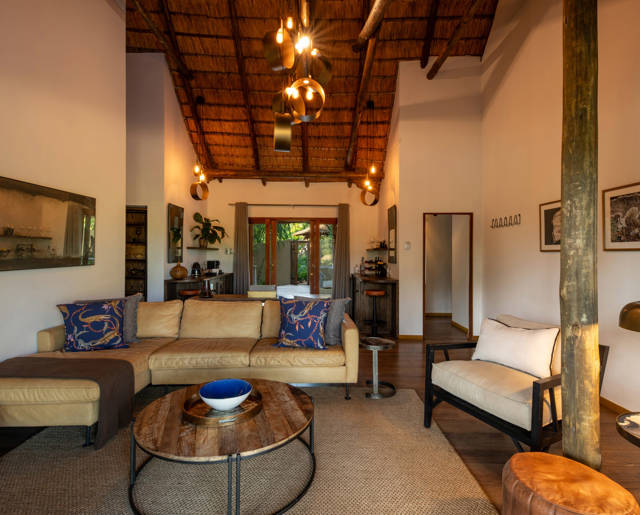 Safari Suite (Seating Area)
