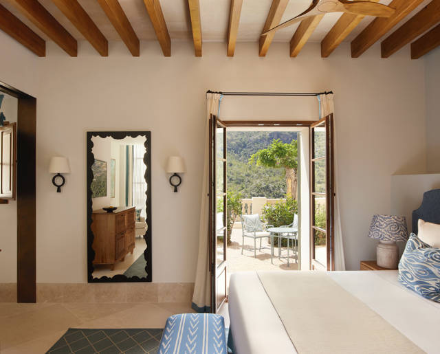 Rooms and suites